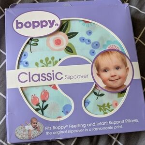 Floral Boppy Nursing Pillow Cover NIB